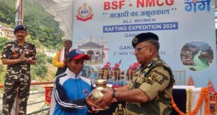 BSF महिला राफ्टिंग दल ने स्वच्छ गंगा और वुमन एंपावरमेंट का दिया संदेश