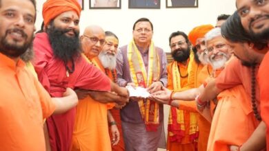 अखाड़ा परिषद ने बढ़ाई मदद की हाथ, उत्तराखंड में आपदा पीड़ितों को मिली 34 लाख की राहत