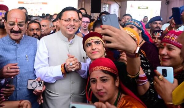 'Rising Tehri Physics Wala Online Coaching Class' और 'सरस आजीविका मेला' का मुख्यमंत्री धामी ने ऋषिकेश में किया उद्घाटन