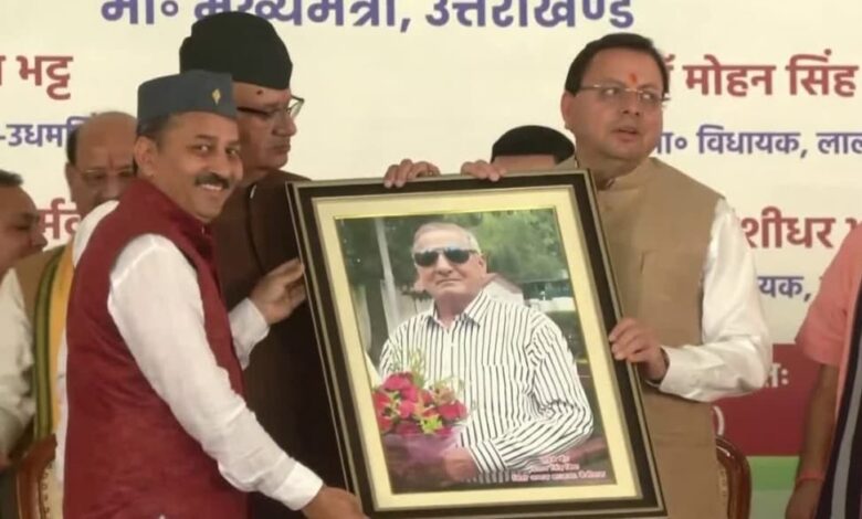 CM धामी हल्द्वानी पूर्व सैनिक सम्मेलन में हुए भावुक, शहीदों के परिजनों के लिए ₹50 लाख की अनुग्रह राशि का ऐलान