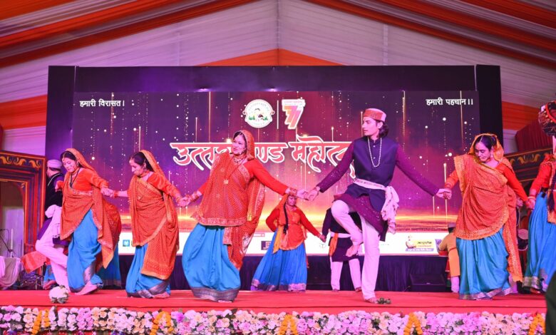 उत्तराखंड महोत्सव का लखनऊ में भव्य समापन: सीएम धामी ने की तारीफ, 'उत्तराखंड गौरव' सम्मान, तीन हस्तियां सम्मानित