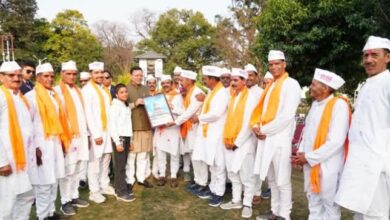 मुख्यमंत्री धामी के साथ जमी चम्पावत की बैठकी होली, सीएम आवास पर गूंजे कुमाऊंनी लोकगीत