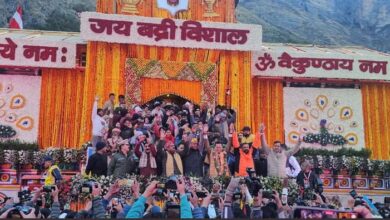 बदरीनाथ धाम के कपाट खुले: उत्तराखंड में चारधाम यात्रा का भव्य आगाज, उमड़ी श्रद्धालुओं की भारी भीड़